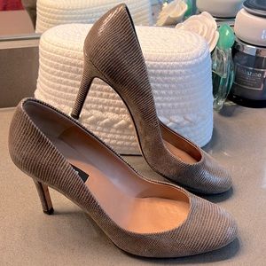 Ann Taylor taupe almond toe heels, sz 6.5